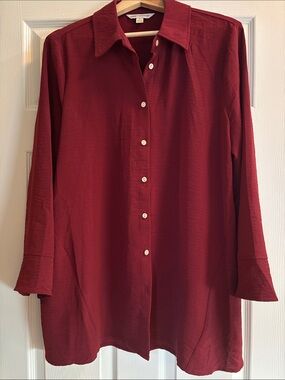 Women’s Long Sleeve Button-Up Shirt - Burgundy